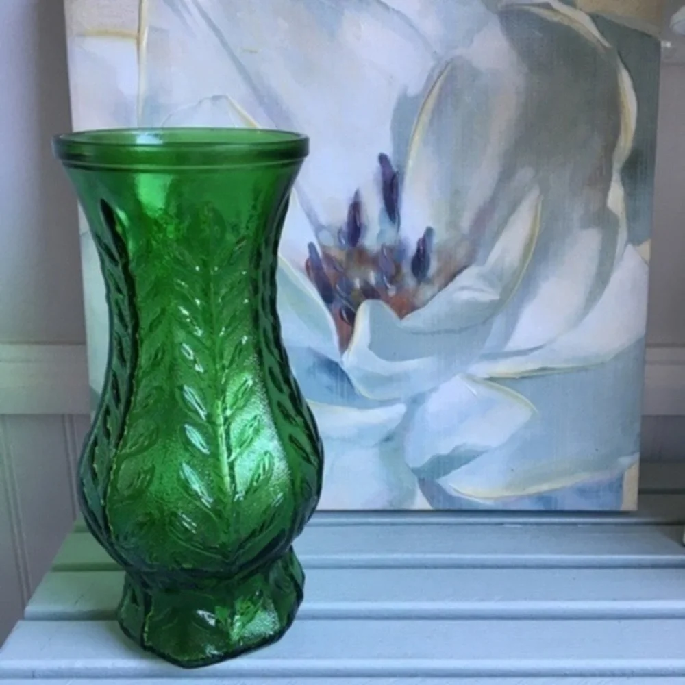 Vtg. FTD 1970s Leaf Pattern Green 10” Glass Vase